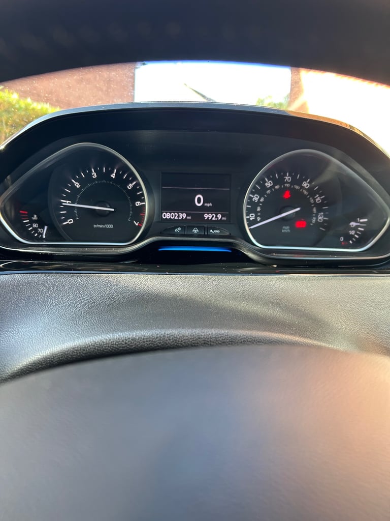Peugeot, 208, Hatchback, 2013, Manual, 1200 (cc), 3 doors