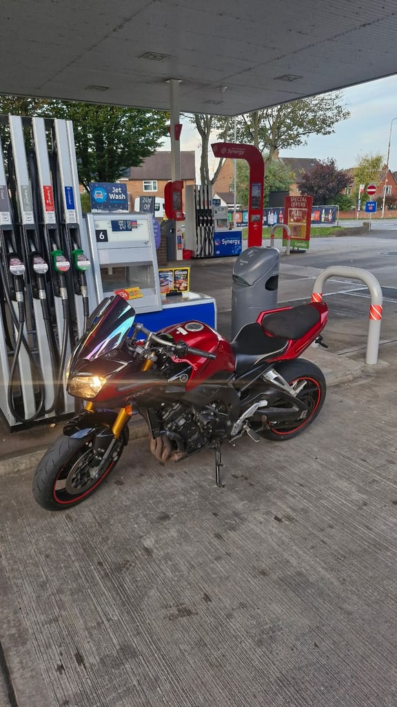 Yamaha FZ1S FAZER 2007 LAVA RED 1000CC 150bhp not fz6 r1 r6 zx6r zx10r z1 5vy 4c8 motorbike cycle  