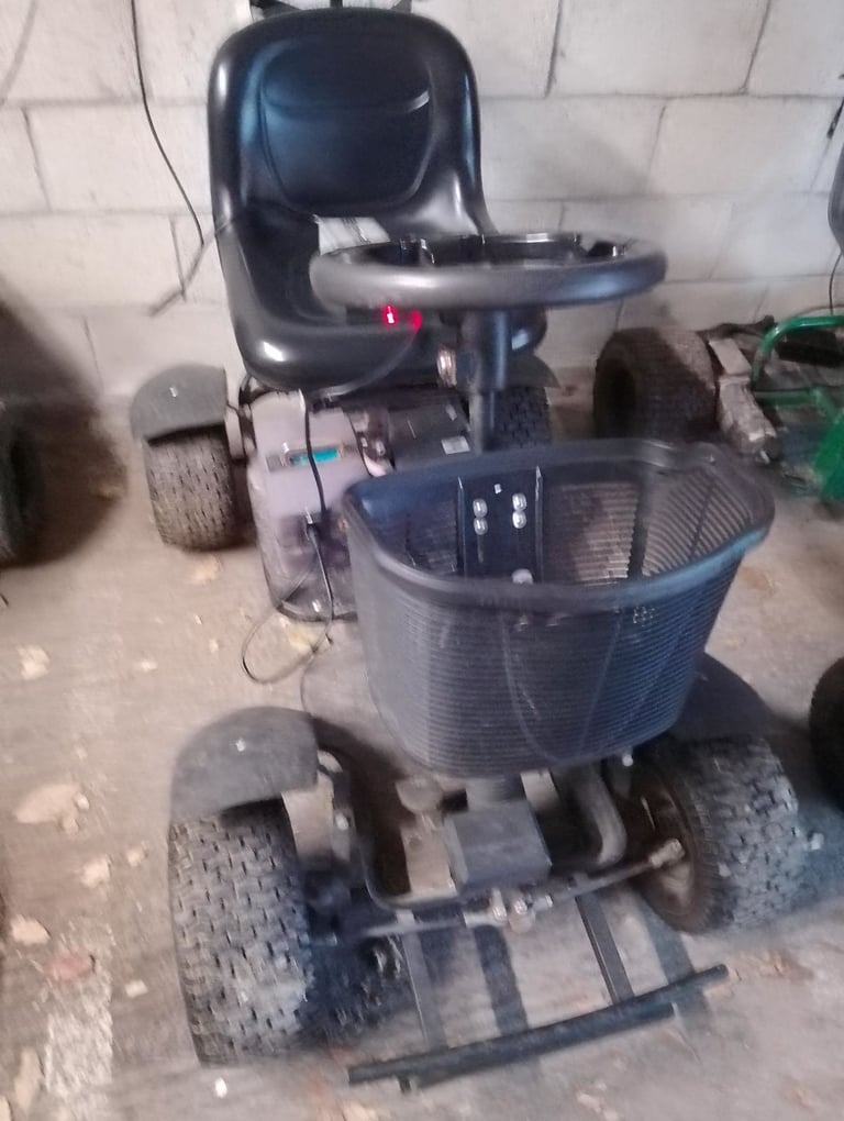 Golf buggy - single seater. lithium battery powered