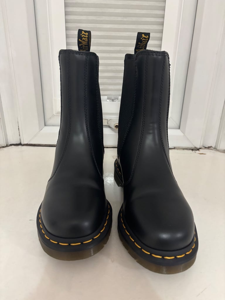 image for Dr Martens Chelsea boots 