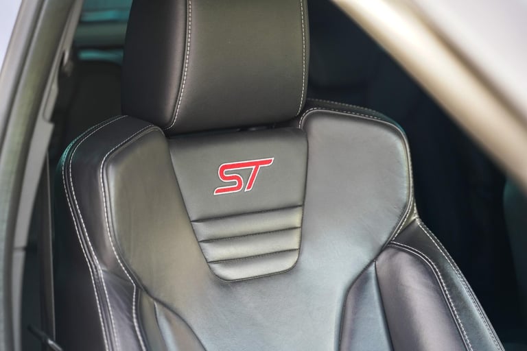 2018 Ford Focus 2.0T EcoBoost ST-3 Euro 6 (s/s) 5dr HATCHBACK Petrol Manual