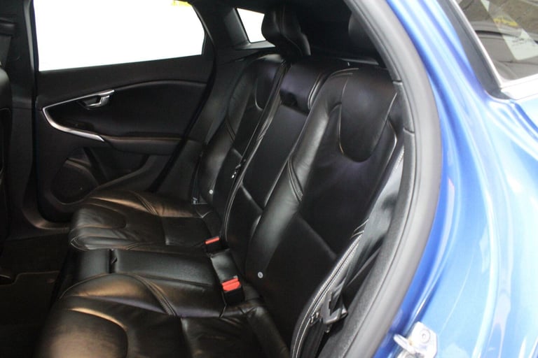 2016 Volvo V40 1.5 T2 R-Design Pro Auto Euro 6 (s/s) 5dr HATCHBACK Petrol Automatic