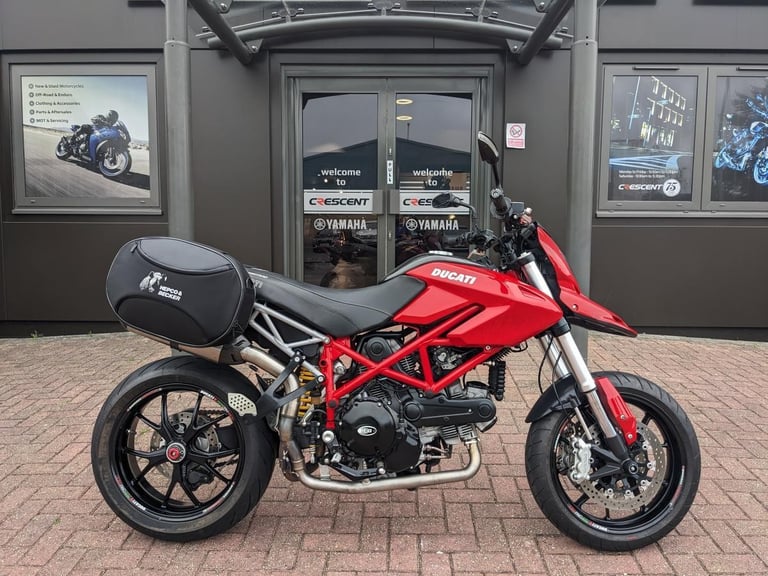 DUCATI HYPERMOTARD 796 2011- RIZOMA REARSETS- HEPCO BECKER PANNIERS- FRESH BELTS