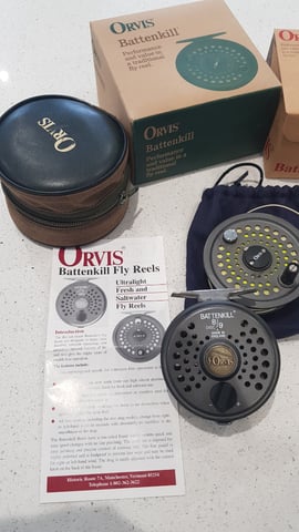 Orvis Battenkill 8/9 wt fly reel plus spare spool complete with boxes etc, in Wokingham, Berkshire