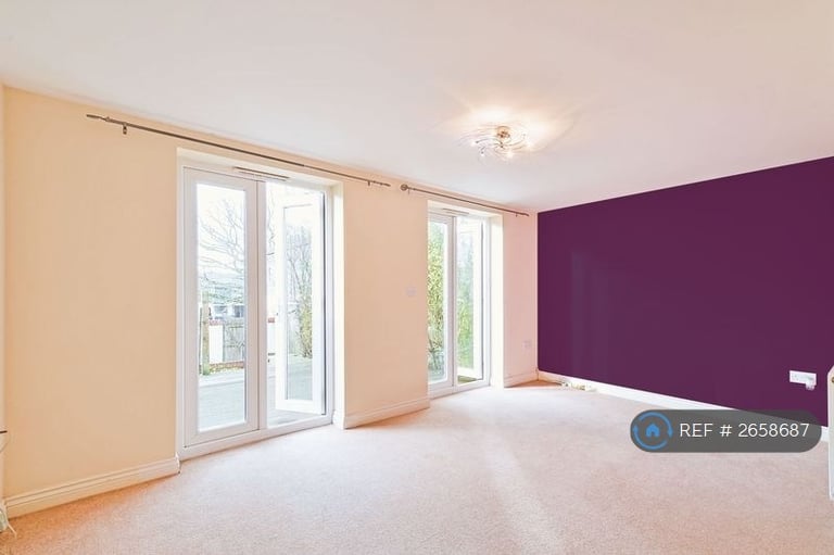 5 bedroom house in Sparnock Grove, Truro, TR1 (5 bed) (#2658687)