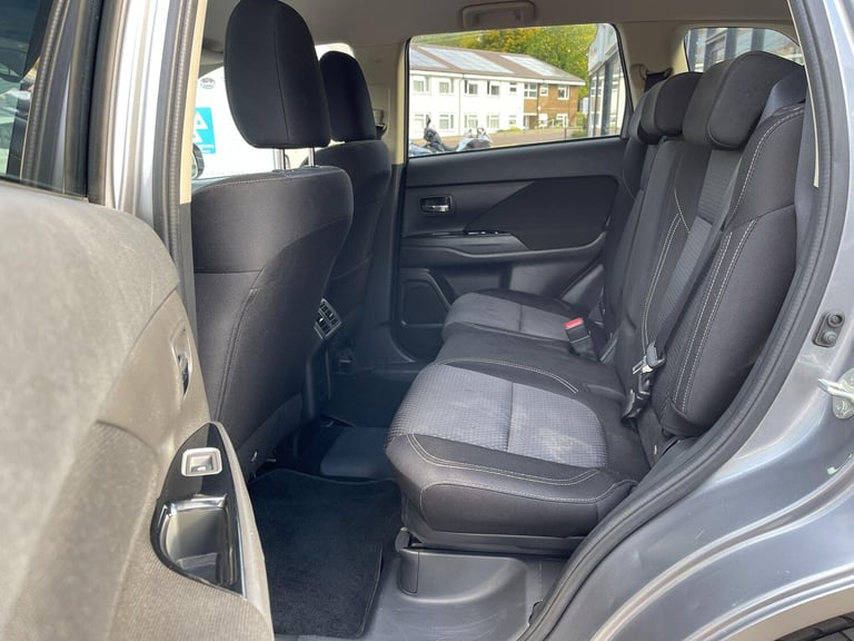 2020 Mitsubishi Outlander 2.4h TwinMotor 13.8kWh Verve CVT 4WD Euro 6 (s/s) 5dr ESTATE Petrol/Ele...