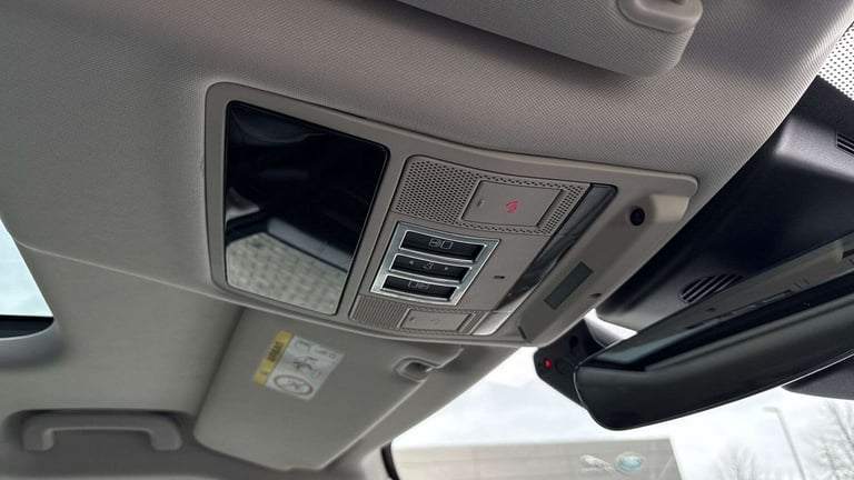 2020 Land Rover Discovery 3.0 SD6 HSE Luxury 5dr Auto SUV Diesel Automatic