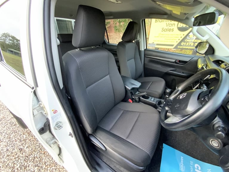 2019 Toyota Hilux 2.4 D-4D Active Pickup Double Cab 4dr Diesel Manual 4WD Euro 6 (3.5t) (150  PIC...