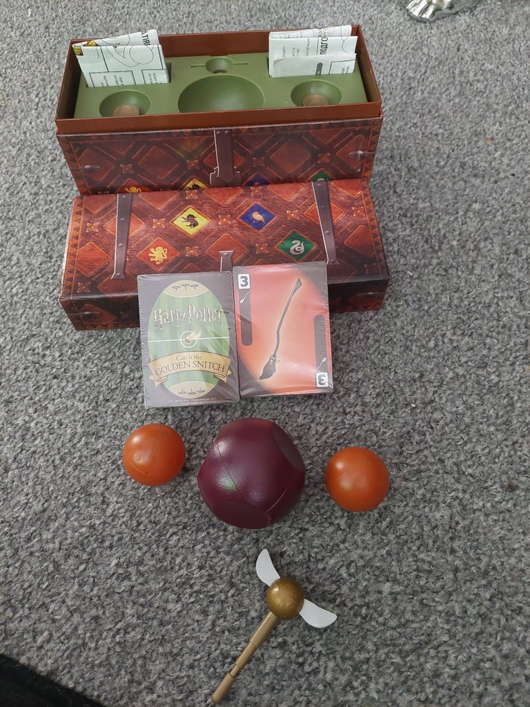 Harry Potter catch the golden snitch game