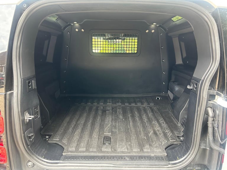 LAND ROVER DEFENDER 90 3.0 D200 MHEV 2021