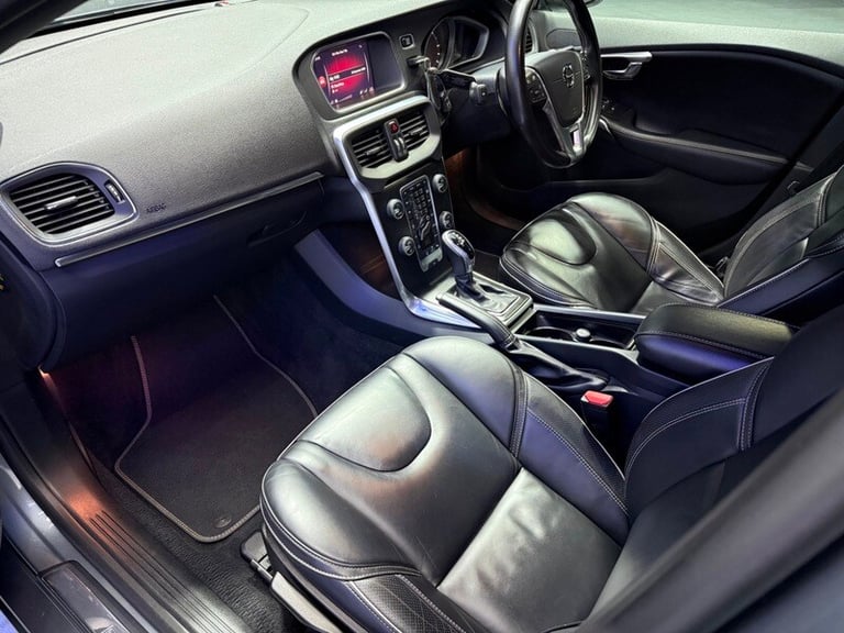 Volvo V40 D3 R-DESIGN PRO