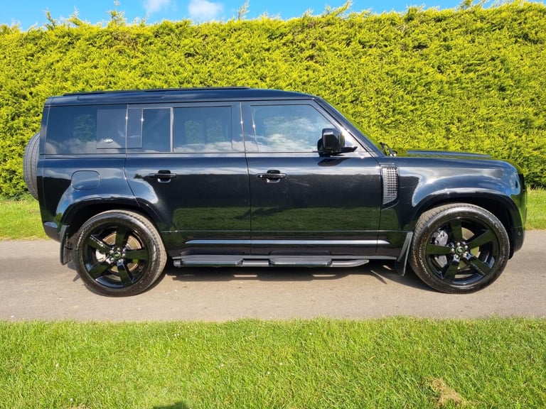 2023 Land Rover Defender 3.0 D250 X-Dynamic HSE 110 5dr Auto ESTATE Diesel Automatic