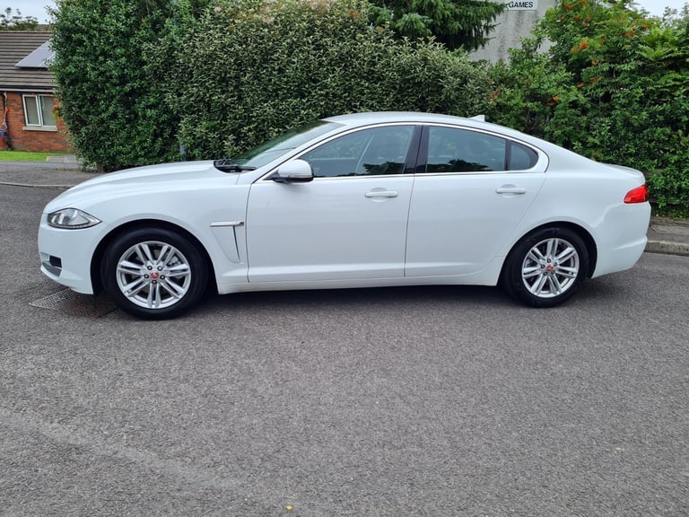 The Ultimate Diesel Automatic 2013 Jaguar XF Luxury Black Leather Interior Stunning Car