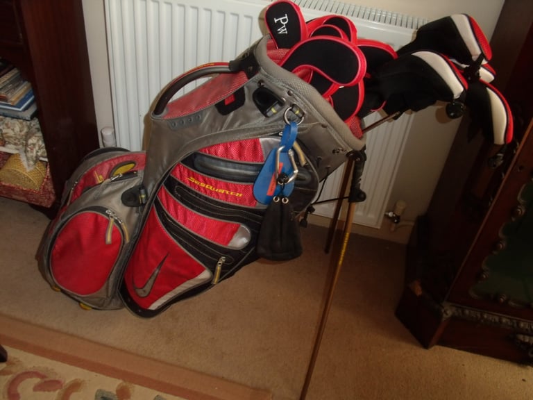 Ladies golf club set and bag