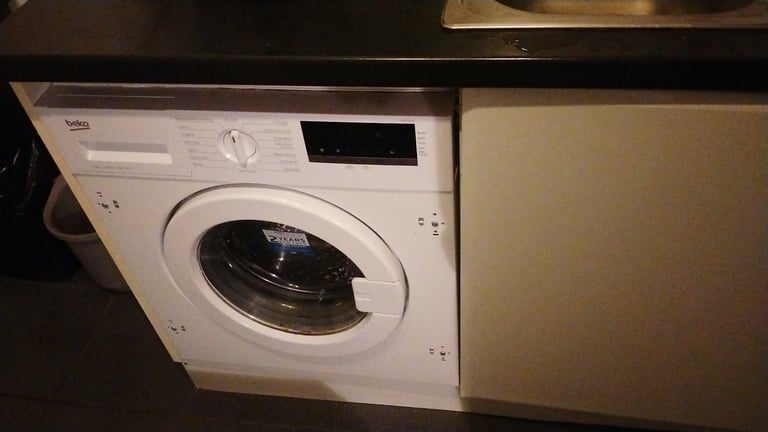 Room to rent (female preferred)