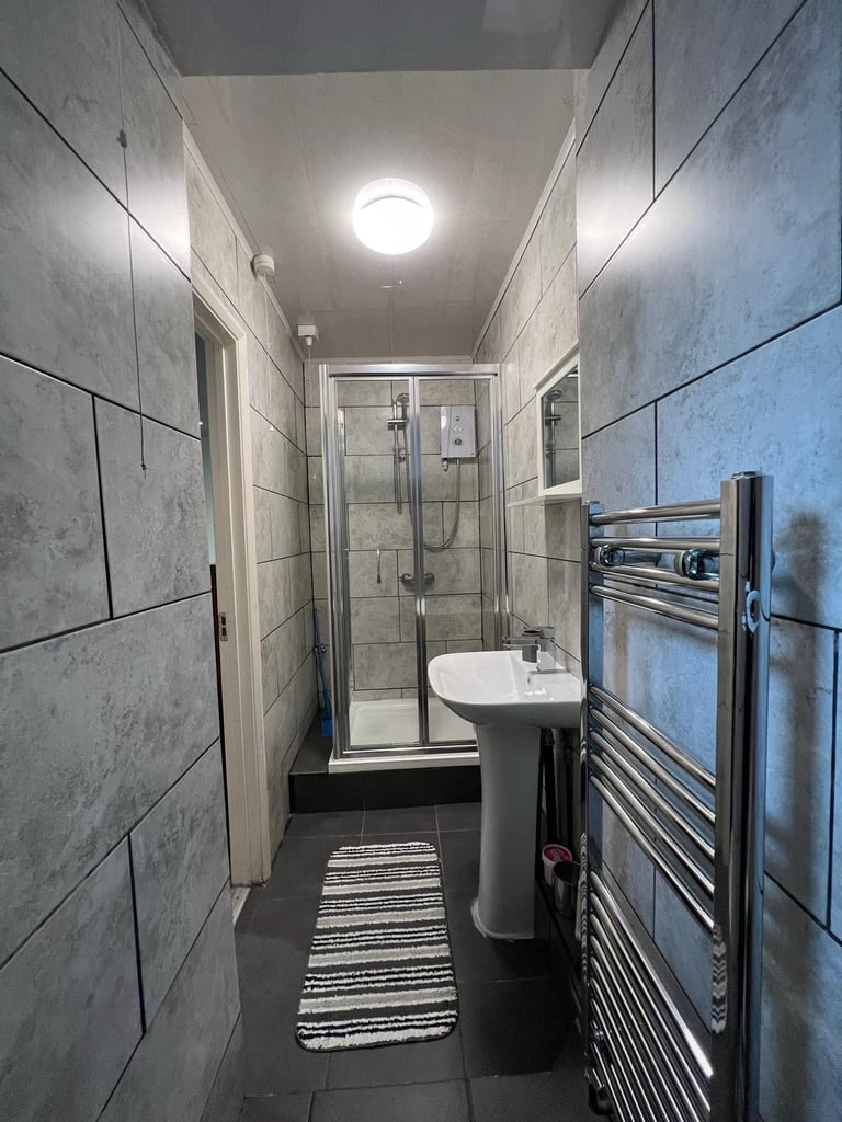 Studio flat in Leeds - ALL BILLS included