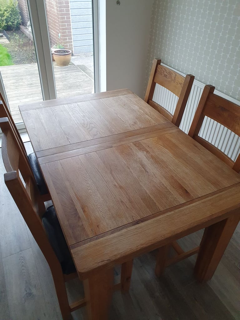 Oak furniture land solid wood extendable dinning table and chairs
