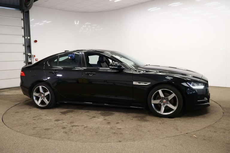 2017 Jaguar XE 2.0 XE R-Sport D 4dr Saloon Diesel Manual