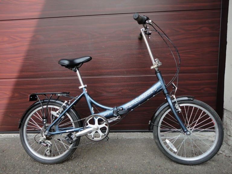 image for Raleigh swift folding bike, 20 inch wheels, 6 gears, aluminium frame, mud guards 