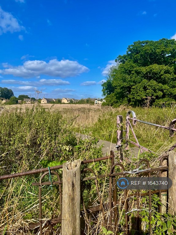 1 bedroom flat in Compton Way, Witney, Oxfordshire, OX28 (1 bed) (#1643740)