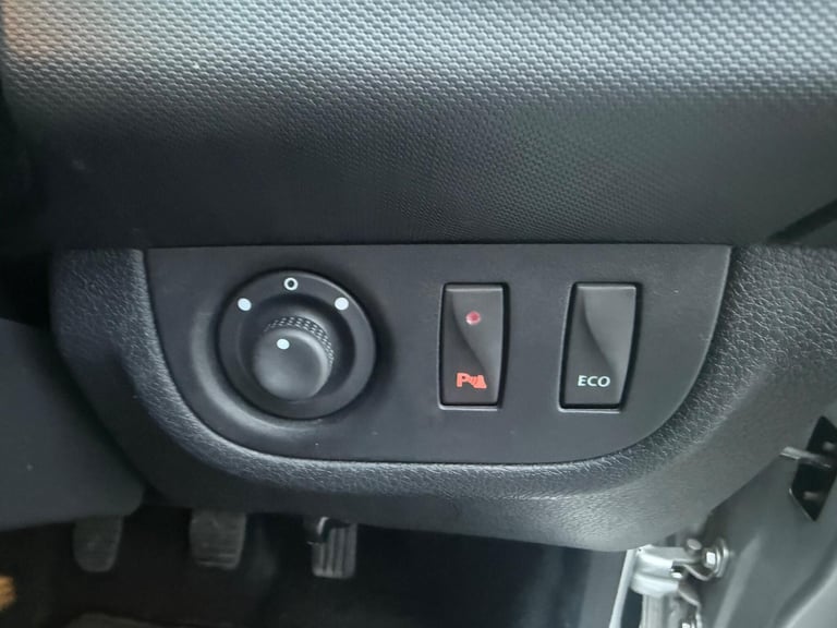2014 Dacia Sandero Stepway 0.9 TCe Laureate Euro 5 5dr HATCHBACK Petrol Manual