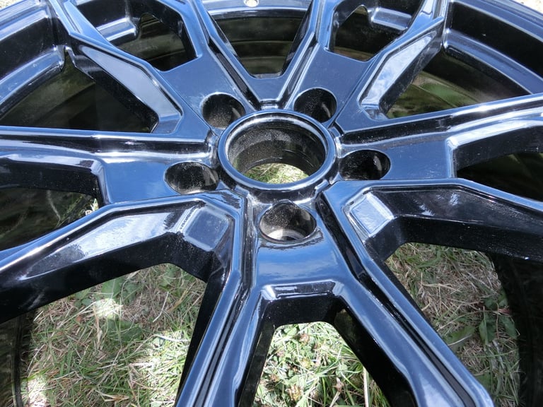 Volkswagen VW Transporter T5 20 Inch Alloy Wheel Set - Warfield Bracknell