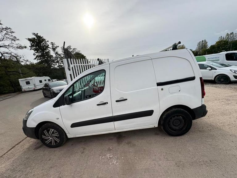 2017 Peugeot Partner Partner SE L1 Blue HDi Panel Van DIESEL Manual