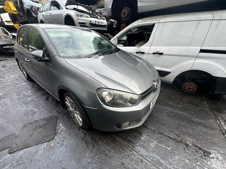 image for VW GOLF 2010 2.0 DIESEL BREAKING FOR PARTS 