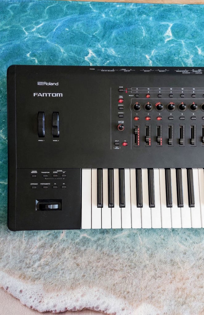 Roland FANTOM 7 Music Workstation. MINT. DELIVERY