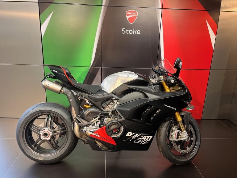 PANIGALE V4 SP 2 2022 BIKE ZERO MILES COVERED FULL AKRAPOVIC EXHAUST FITTED