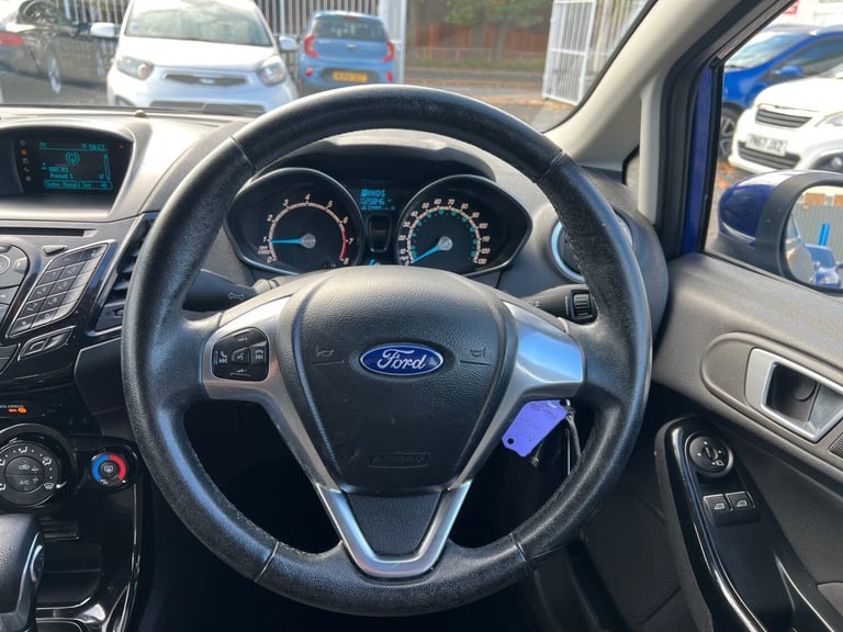 2015 Ford Fiesta 1.6 Zetec 5dr Powershift HATCHBACK Petrol Automatic