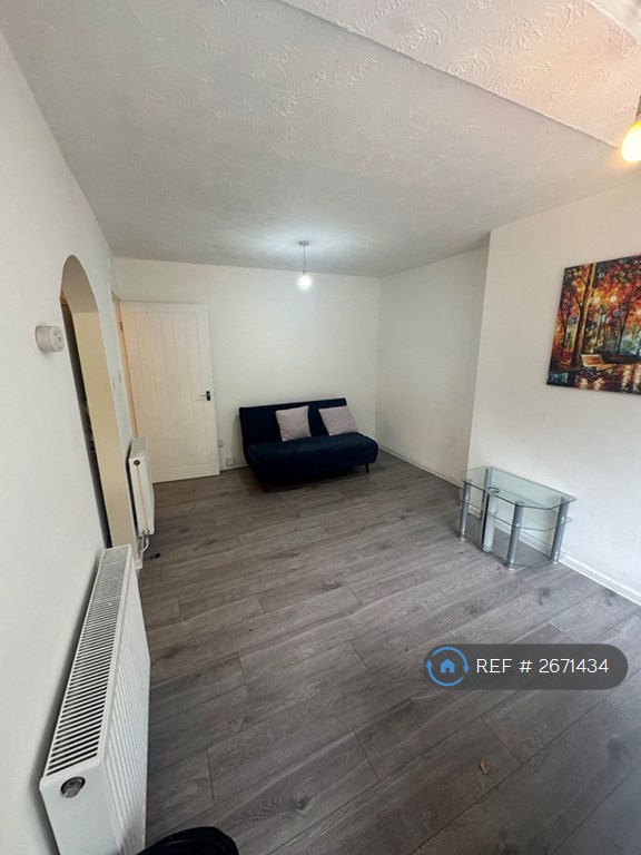 2 bedroom flat in Miranda Court, Salford, M5 (2 bed) (#2671434)