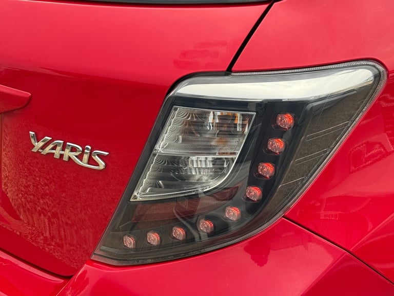 2014 Toyota Yaris 1.33 VVT-i Icon+ 5dr HATCHBACK Petrol Manual