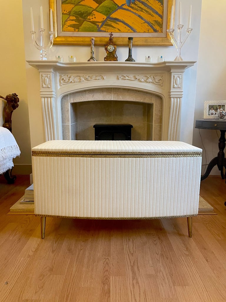 Fantastic original 1970s Ottoman in Cream and Gold - delivery is possible