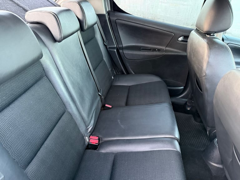 2012 Peugeot 207 1.6 HDi 92 Allure 5dr HATCHBACK Diesel Manual