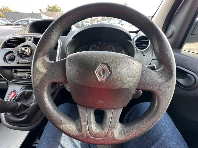 NO VAT** ULEZ COMPLIANT**FINANCE AVAILABLE**2017 RENAULT KANGOO**12 MONTHS MOT