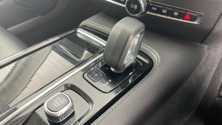 2022 Volvo V60 Recharge Plus T6 AWD plug-in hybrid Electric/Petrol Dark Automatic Estate Hybrid A...