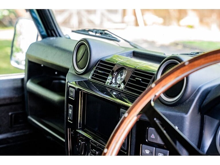 2013 Land Rover Defender 90 TDCi XS SUV Diesel Manual