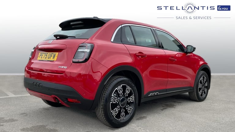 2025 Fiat 600 1.2 MHEV SUV 5dr Petrol Hybrid e-DCT Euro 6 (s/s) (100 ps) SUV Hybrid Automatic