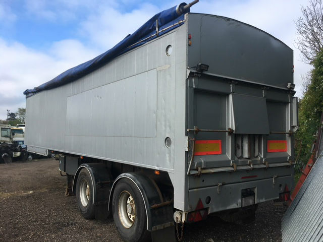 1999 United Trailers Muldoon Bulk Blowing Trailer, Read Steer, 