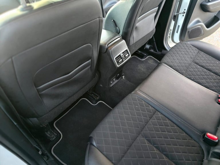 2019 Renault Kadjar 1.3 TCe Iconic SUV 5dr Petrol EDC Euro 6 (s/s) (140 ps) SUV Petrol Automatic