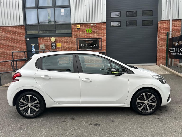 2016 Peugeot 208 1.2 PureTech Active Design Lime Euro 6 5dr HATCHBACK Petrol Manual