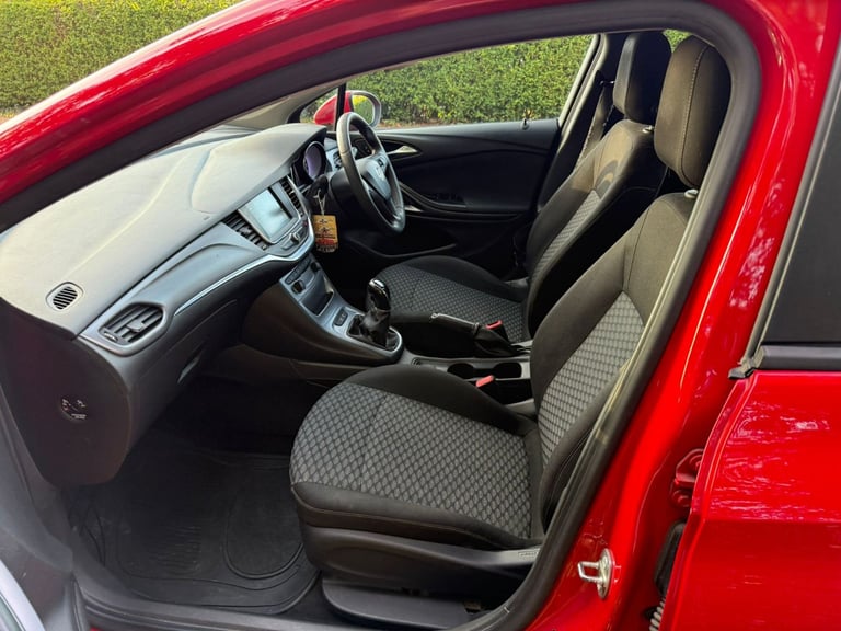 Vauxhall Astra Design 1.6 CDTi BlueInj Euro 6 with 8 Months MOT&FSH&Apple Car Play&Android&ULEZ Free