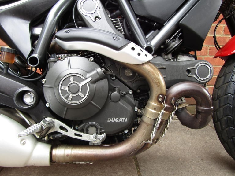DUCATI SCRAMBLER 800  FULL SERVICE , ONE PREVIOUS OWNER ,VERY LOW MILES