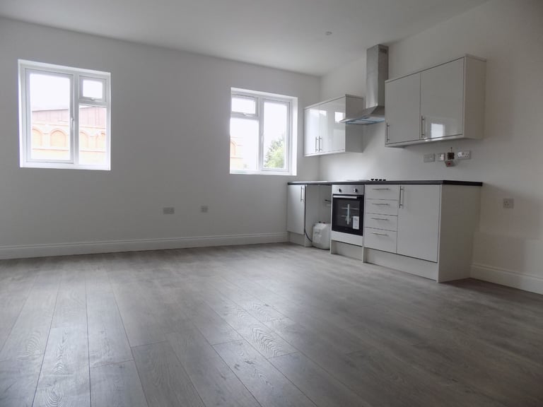 image for Cosy One-Bed Studio Near Leagrave Station - Available Now