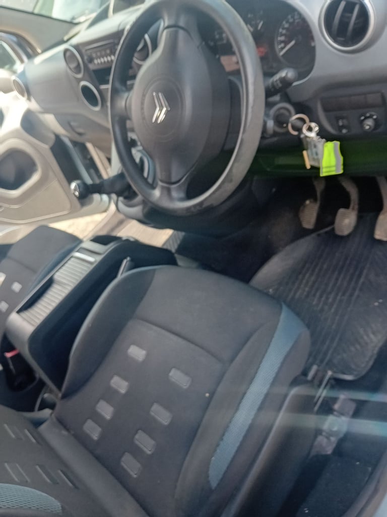 Citroen, BERLINGO MULTISPACE, MPV, 2011, Manual, 1560 (cc), 5 doors 8 MONTH'S MOT CERTIFICATE 💥