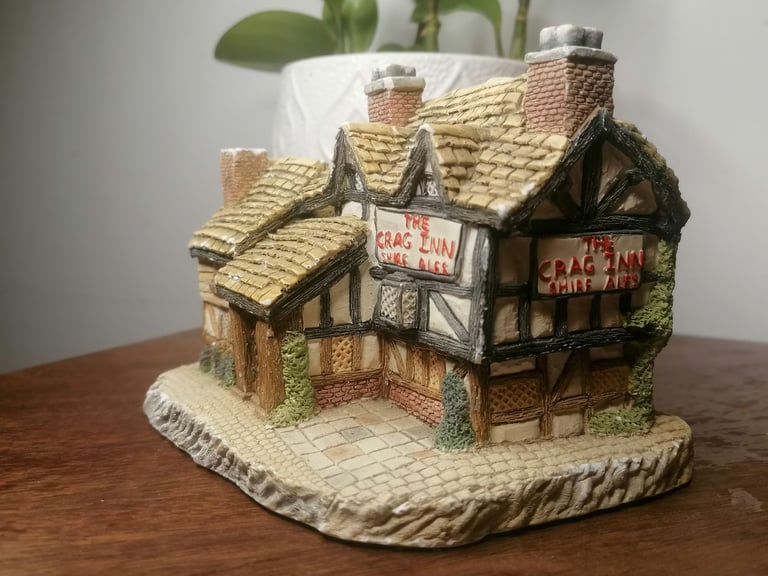 Vintage Naturalcraft memory lane cottages by Peter Tomlins Crag inn Made in England.