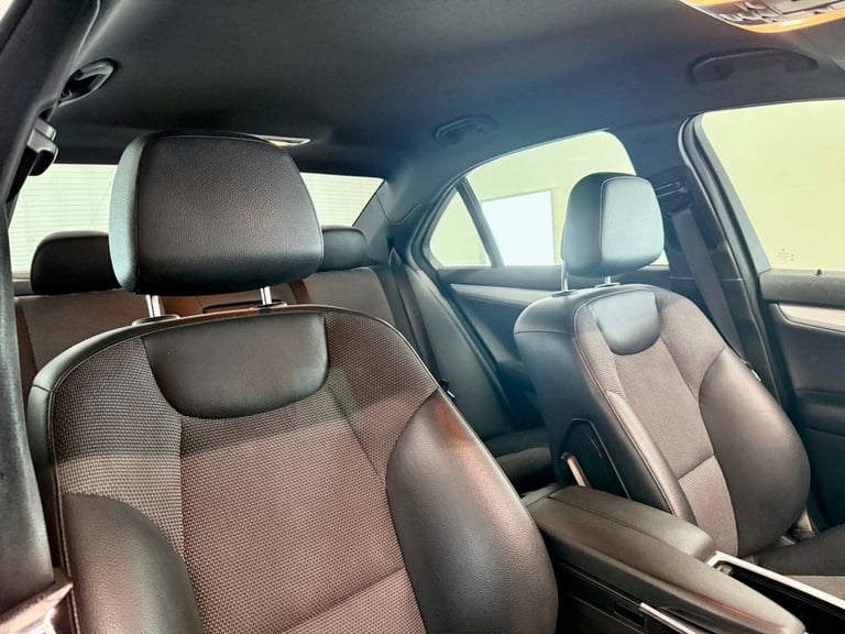 2011 Mercedes-Benz C Class C220 CDI BlueEFFICIENCY Sport 4dr Auto SALOON DIESEL Automatic