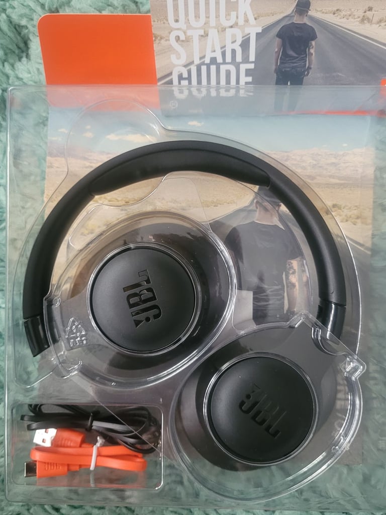 JBL Tune 760NC Wireless Bluetooth Noise-Cancelling Headphones - BLACK