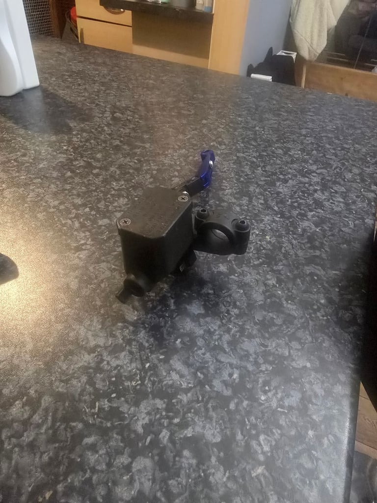 Yamaha yzfr125 front brake reservoir 